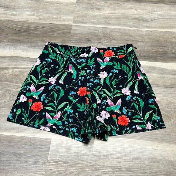 kate spade Pants - Kate spade floral shorts size 8